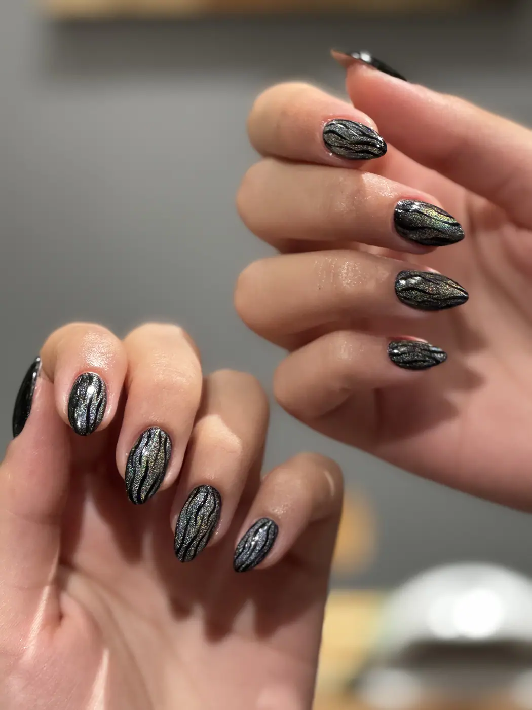 Chrome Nagelkunst, Beispiel 1